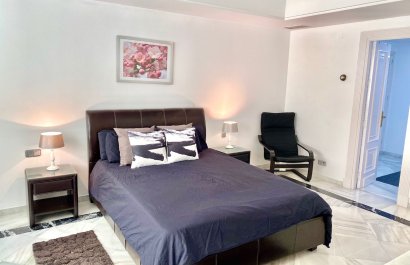 Resale - Apartment / flat - Marbella - Puerto Banús