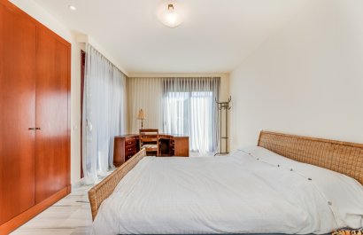 Resale - Townhouse / Duplex / Corner - Estepoa - Selwo