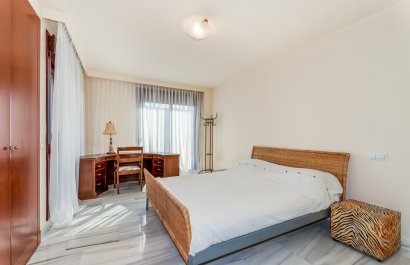 Resale - Townhouse / Duplex / Corner - Estepoa - Selwo