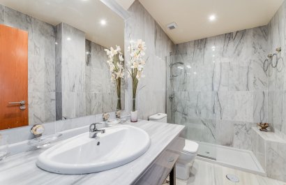 Resale - Townhouse / Duplex / Corner - Estepoa - Selwo