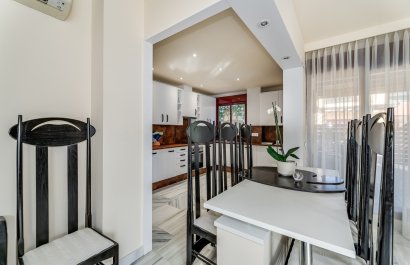 Resale - Townhouse / Duplex / Corner - Estepoa - Selwo