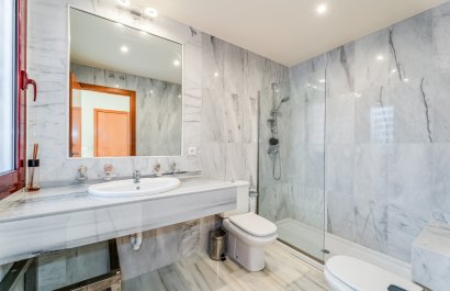 Resale - Townhouse / Duplex / Corner - Estepoa - Selwo