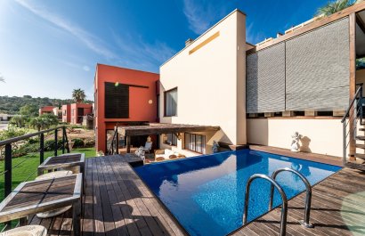 Resale - Townhouse / Duplex / Corner - Estepoa - Selwo