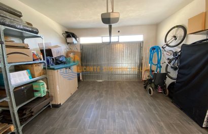 Resale - Townhouse / Duplex / Corner - Salinas