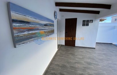 Resale - Townhouse / Duplex / Corner - Salinas