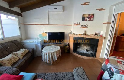 Resale - Townhouse / Duplex / Corner - Salinas