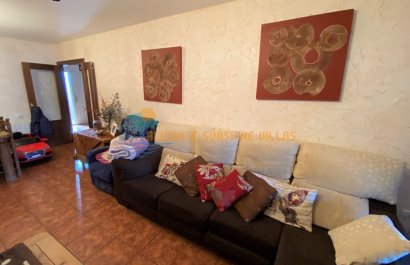 Resale - Townhouse / Duplex / Corner - Salinas