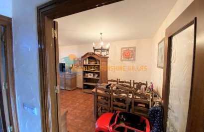 Resale - Townhouse / Duplex / Corner - Salinas