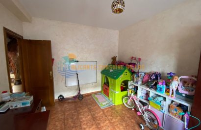 Resale - Townhouse / Duplex / Corner - Salinas