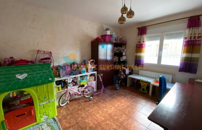 Resale - Townhouse / Duplex / Corner - Salinas