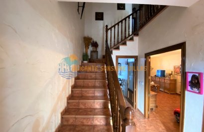 Resale - Townhouse / Duplex / Corner - Salinas