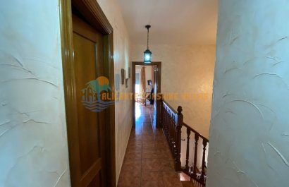 Resale - Townhouse / Duplex / Corner - Salinas