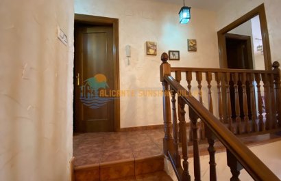 Resale - Townhouse / Duplex / Corner - Salinas