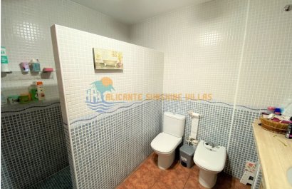 Resale - Townhouse / Duplex / Corner - Salinas