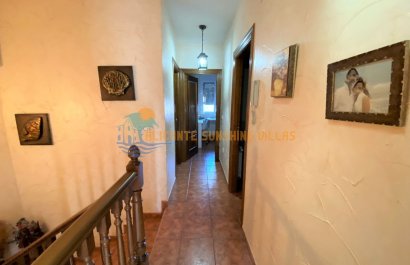 Resale - Townhouse / Duplex / Corner - Salinas