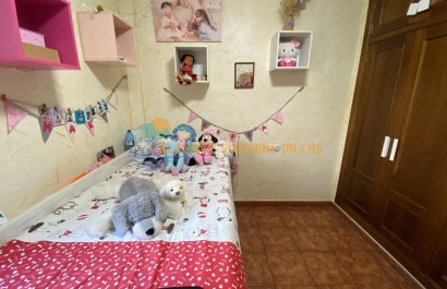 Resale - Townhouse / Duplex / Corner - Salinas