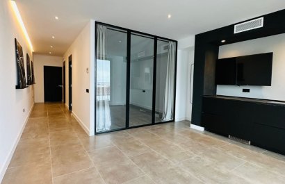 Resale - Apartment / flat - Marbella - Puerto Banús