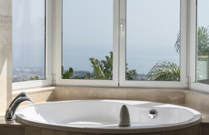 Resale - Villa - Marbella - Los Monteros