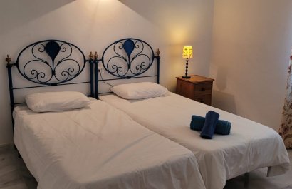 Resale - Villa - Marbella - Las Chapas