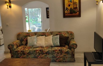 Resale - Villa - Marbella - Las Chapas