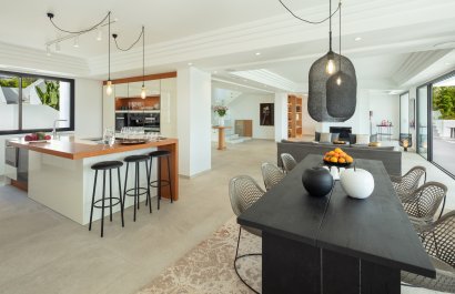 Resale - Villa - Marbella - Nueva Andalucía