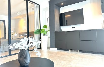 Resale - Apartment / flat - Marbella - Puerto Banús