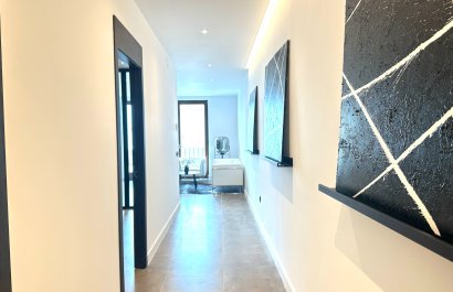 Resale - Apartment / flat - Marbella - Puerto Banús