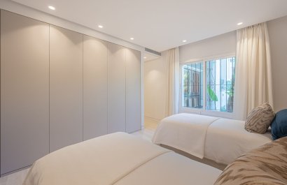 Resale - Apartment / flat - Marbella - Golden Mile