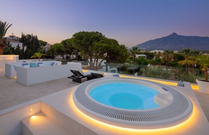 Resale - Villa - Marbella - Nueva Andalucía