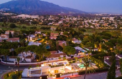 Resale - Villa - Marbella - Nueva Andalucía