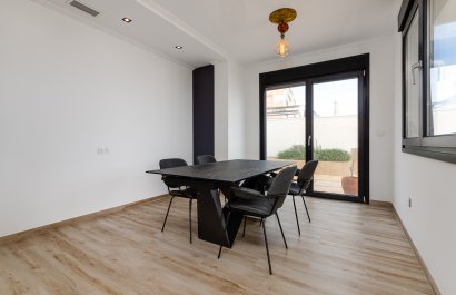 Resale - Villa - Torrevieia - La Mata