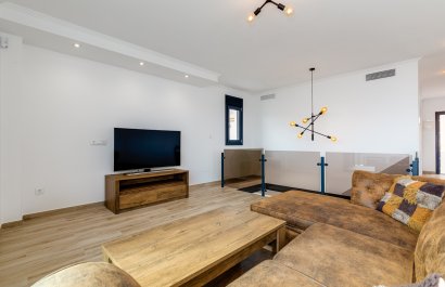 Resale - Villa - Torrevieia - La Mata