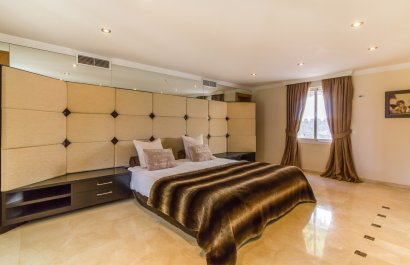 Resale - Villa - Marbella - Elviria