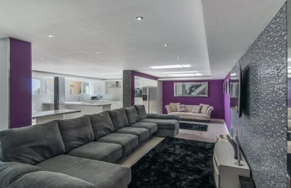 Resale - Villa - Marbella - Elviria