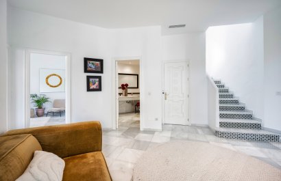 Resale - Villa - Marbella - Nueva Andalucía