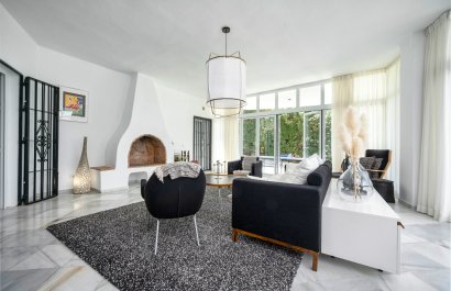 Resale - Villa - Marbella - Nueva Andalucía