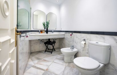 Resale - Villa - Marbella - Nueva Andalucía