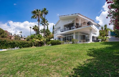 Resale - Villa - Marbella - Nueva Andalucía