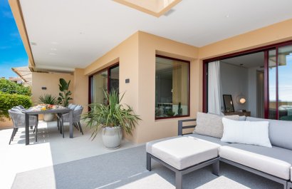 Resale - Apartment / flat - Estepoa - New Golden Mile