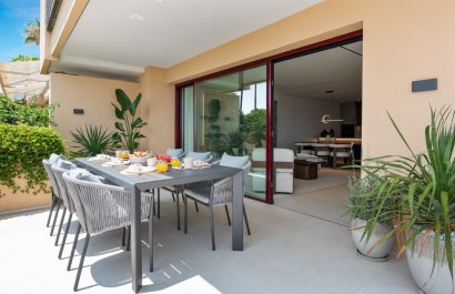 Resale - Apartment / flat - Estepoa - New Golden Mile