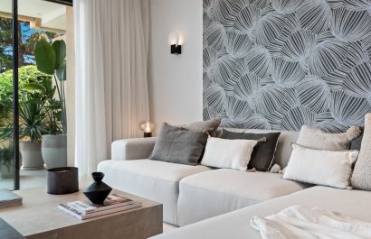 Resale - Apartment / flat - Estepoa - New Golden Mile