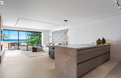 Resale - Apartment / flat - Estepoa - New Golden Mile