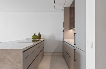 Resale - Apartment / flat - Estepoa - New Golden Mile