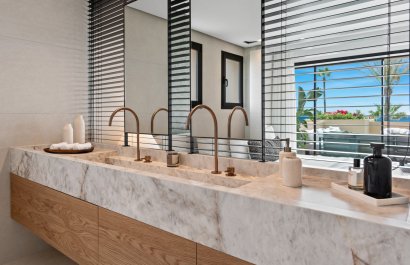 Resale - Apartment / flat - Estepoa - New Golden Mile