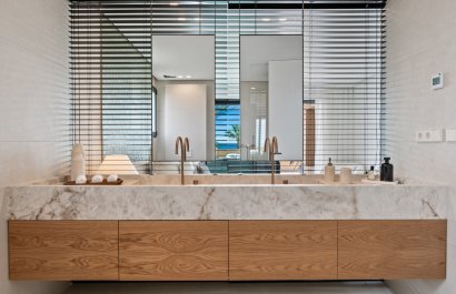 Resale - Apartment / flat - Estepoa - New Golden Mile