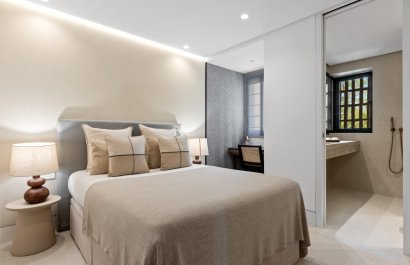 Resale - Apartment / flat - Estepoa - New Golden Mile