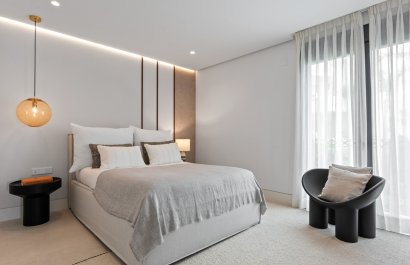 Resale - Apartment / flat - Estepoa - New Golden Mile