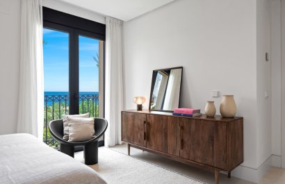 Resale - Apartment / flat - Estepoa - New Golden Mile