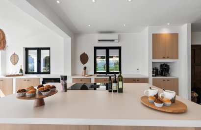 Resale - Villa - Estepoa - New Golden Mile