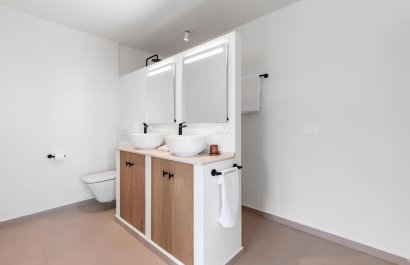 Resale - Villa - Estepoa - New Golden Mile